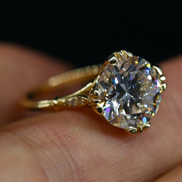 Edwardian Era 6.00 Carat Round Brilliant IGI Certified Lab Grown Diamond Ring - Picture 4 of 7